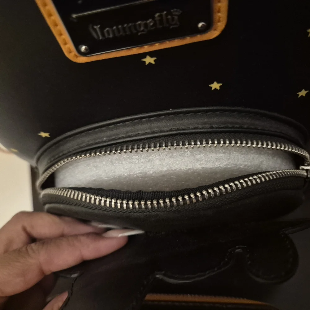 Loungefly Peanuts Snoopy Halloween Backpack and Wallet Set Plus Keychain - Picture 5 of 7